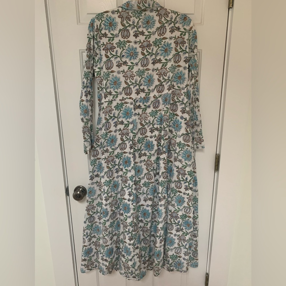 Livro Shirt Dress M *flaw to button hole see description*
